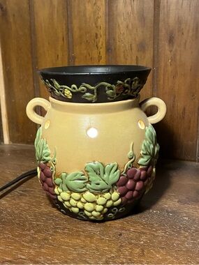 Retired Scentsy Grapevine Full-Size Warmer | with Original Box & Bulb